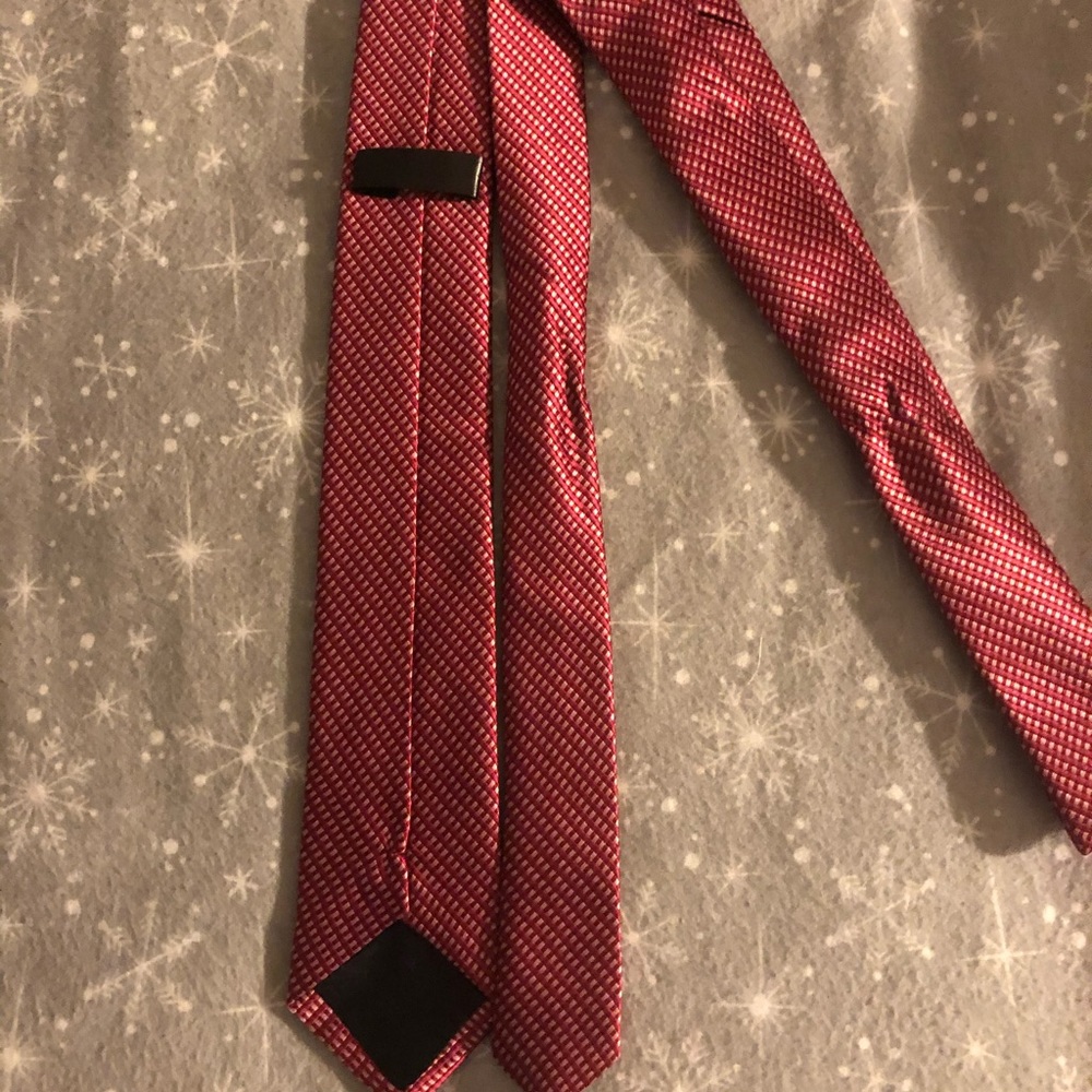 Red spotted Men’s Silky Tie